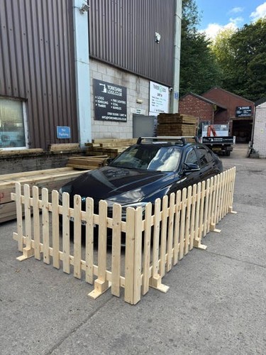 Free standing picket - standing, fence